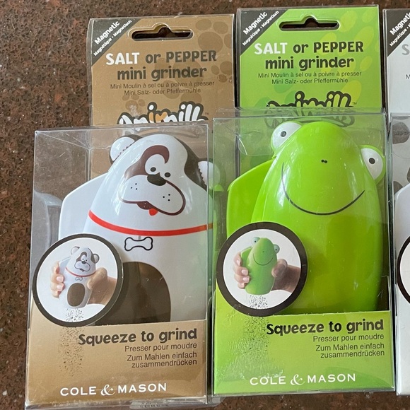 Cole&Mason Salt or Pepper Animills Magnetic Frog Cow Cat or Dog $10for1 Mill NWB - Picture 6 of 12
